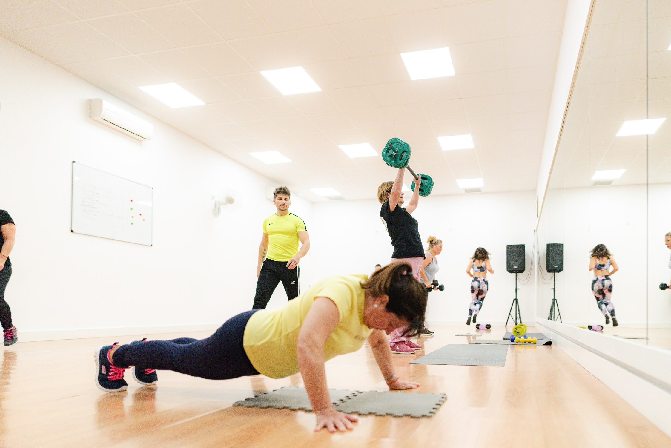 Clases de zumba en gandia academia de baile